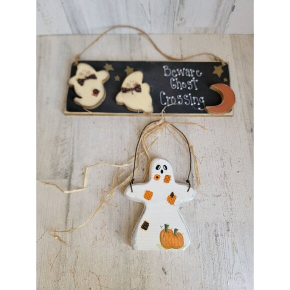 Vintage wooden sign beware ghost crossing set hanging Halloween - Picture 1 of 7